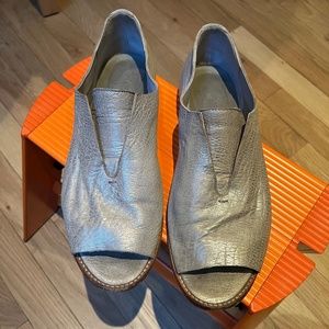 Zero + Maria Cornejo Flo Oxford 39.5 (Size 9 or 9.5) Metallic Wash